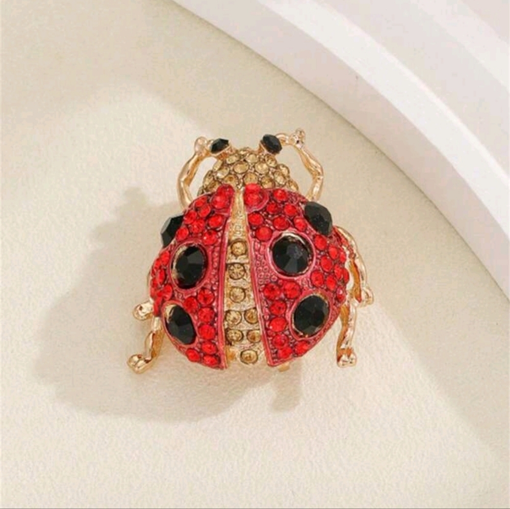 Ladybug pendant with 6 spots; Rhinestone; 1.18"h x 1.1" w; nwot